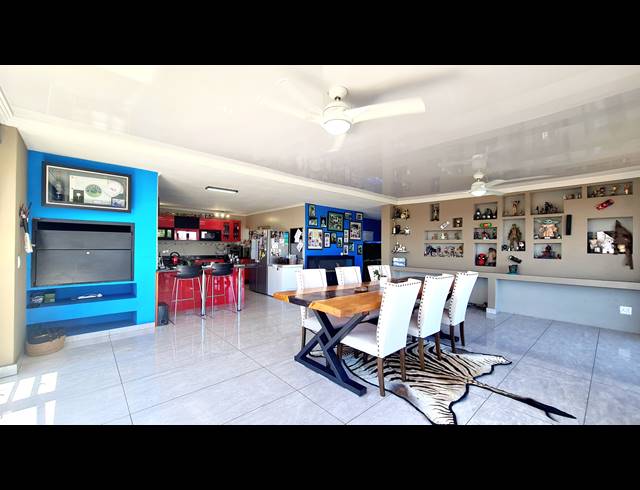 4 BEDROOM FREEHOLD FOR SALE IN SABLE HILLS